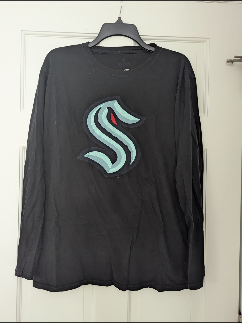 Seattle Kraken Men's Black Long-Sleeve Shirt
